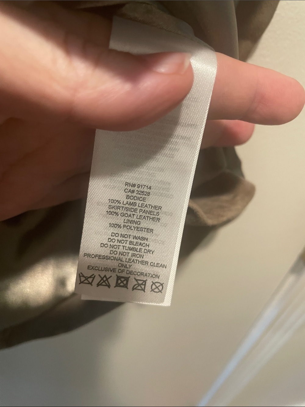 Armani Exchange Two-Tone Taupe a
Gray Goat & Lamb Leather Skater Lined Midi Dres - Picture 6 of 16